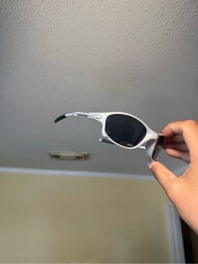 Oaks White Frame Sunglasses with Black Lenses